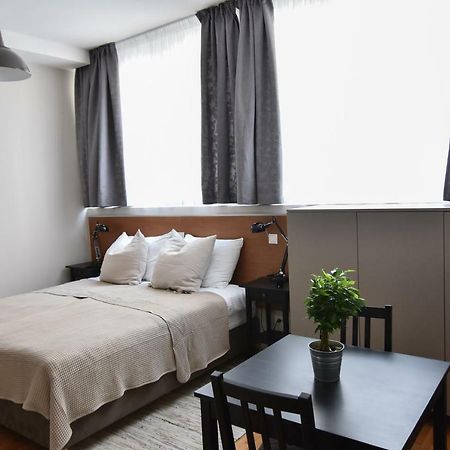 Karlo Main Square Apartments 1 Загреб Экстерьер фото